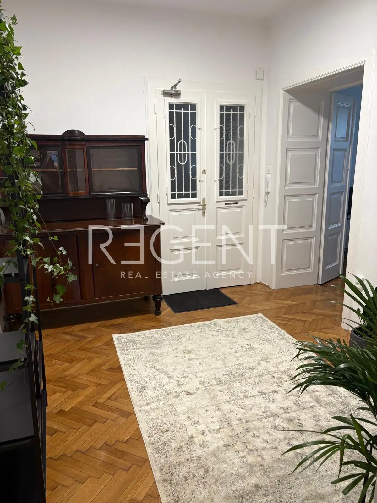 Zagreb, Center - Štirisobno stanovanje za najem