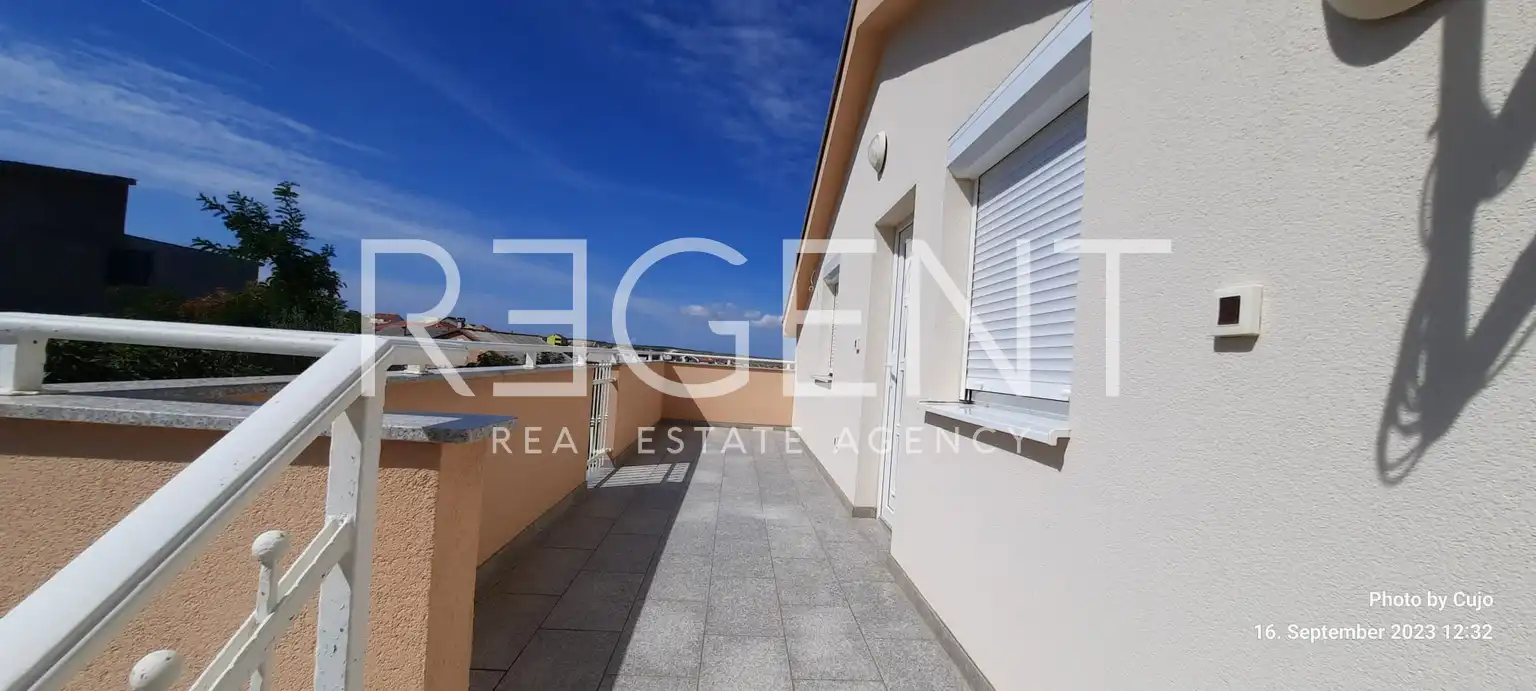 Zara, Ražanac - splendida casa di 220 m2 su un terreno di 477 m2 in vendita
