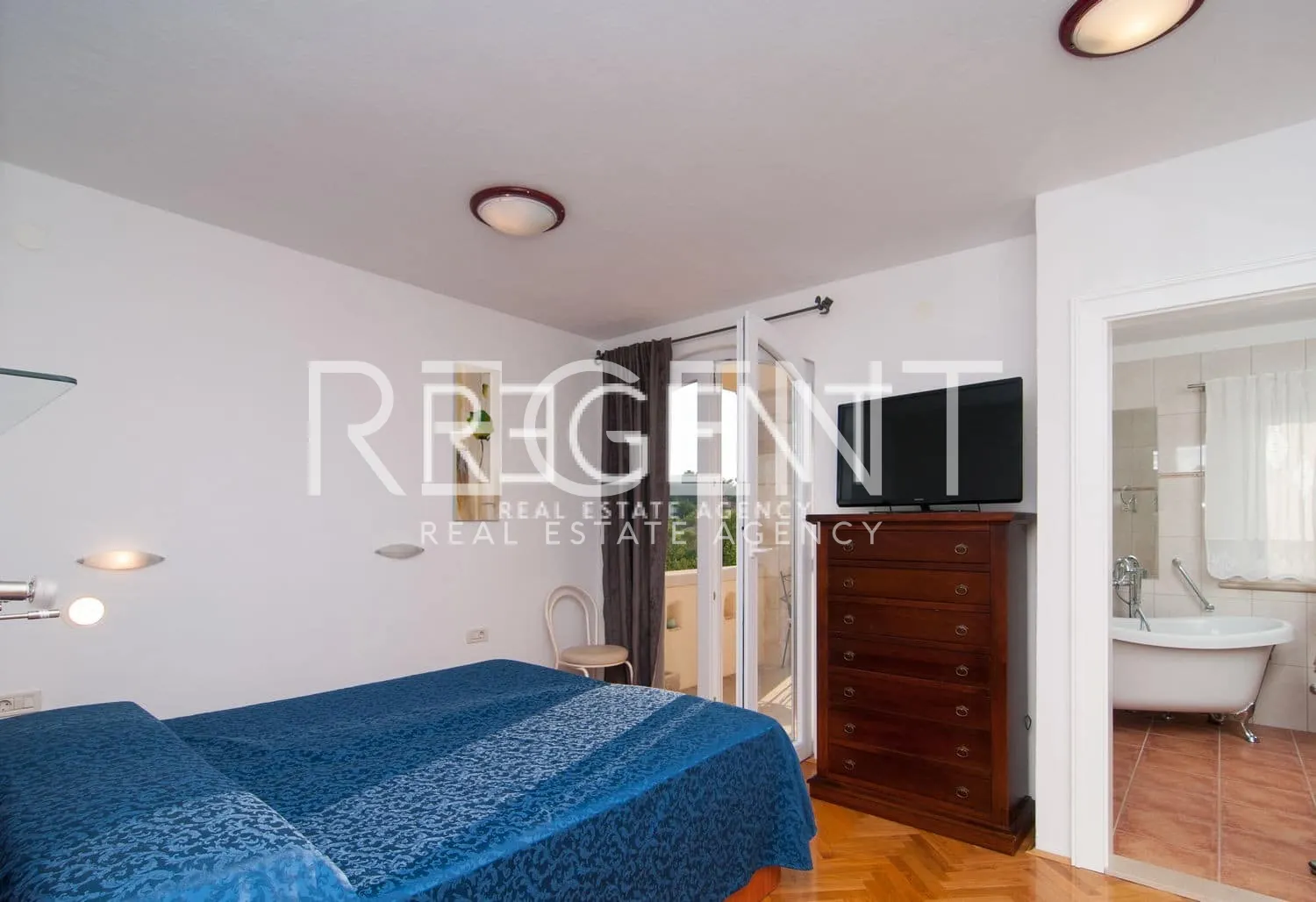 Brač, Mirca - kamenná vila s výhledem na moře, 300m2