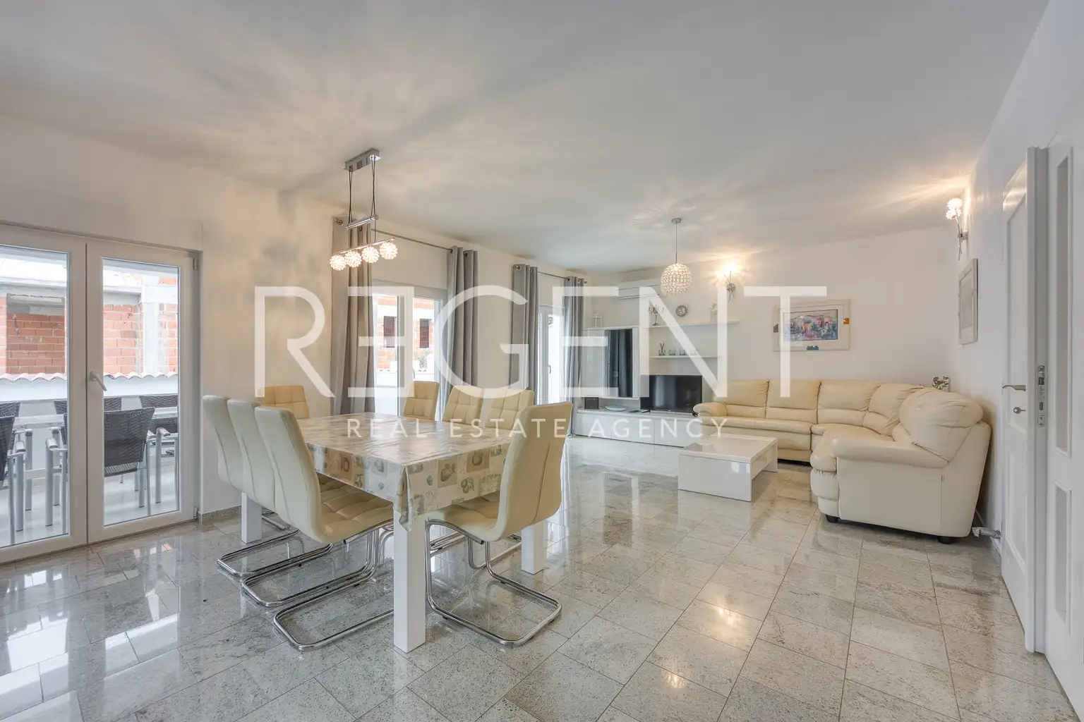 Poreč, Vežnaveri – Maison avec deux appartements