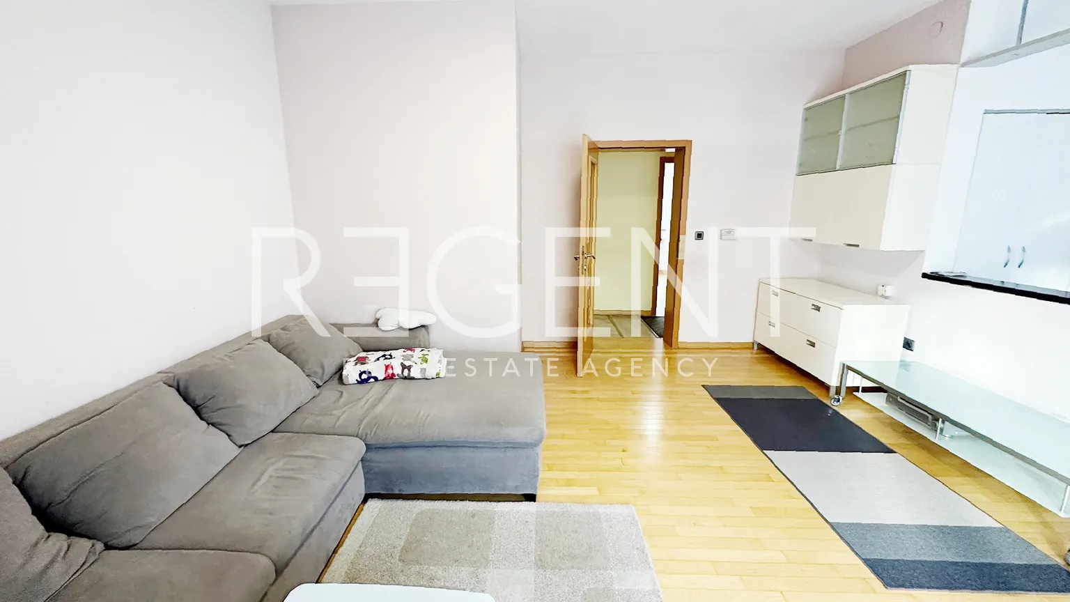 Záhreb, Špansko - Štvorizbový byt 91 m2 s dvomi loggiami