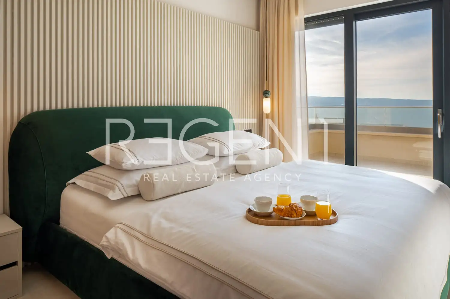 Podstrana - Moderná luxusná vila s bazénom a strešnou terasou