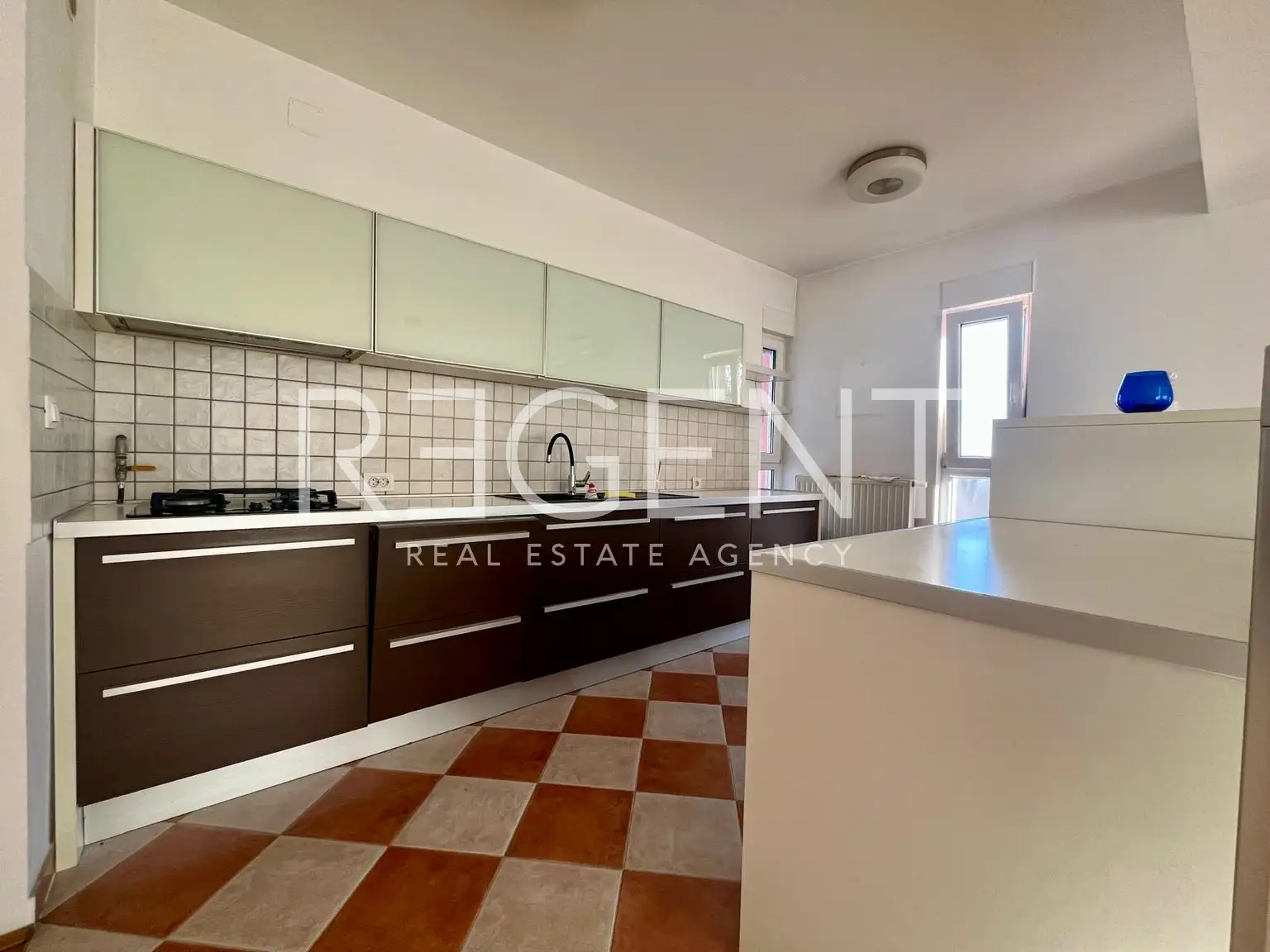 Zagreb, Vrapče - štirisobno stanovanje z garažo