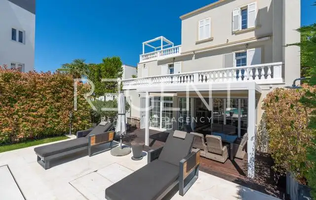 Rovinj - luxury villa with a pool, first row to the sea