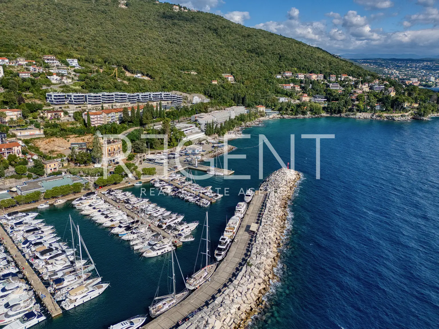 Ičići, Opatijska rivijera – povijesna vila s pogledom na more