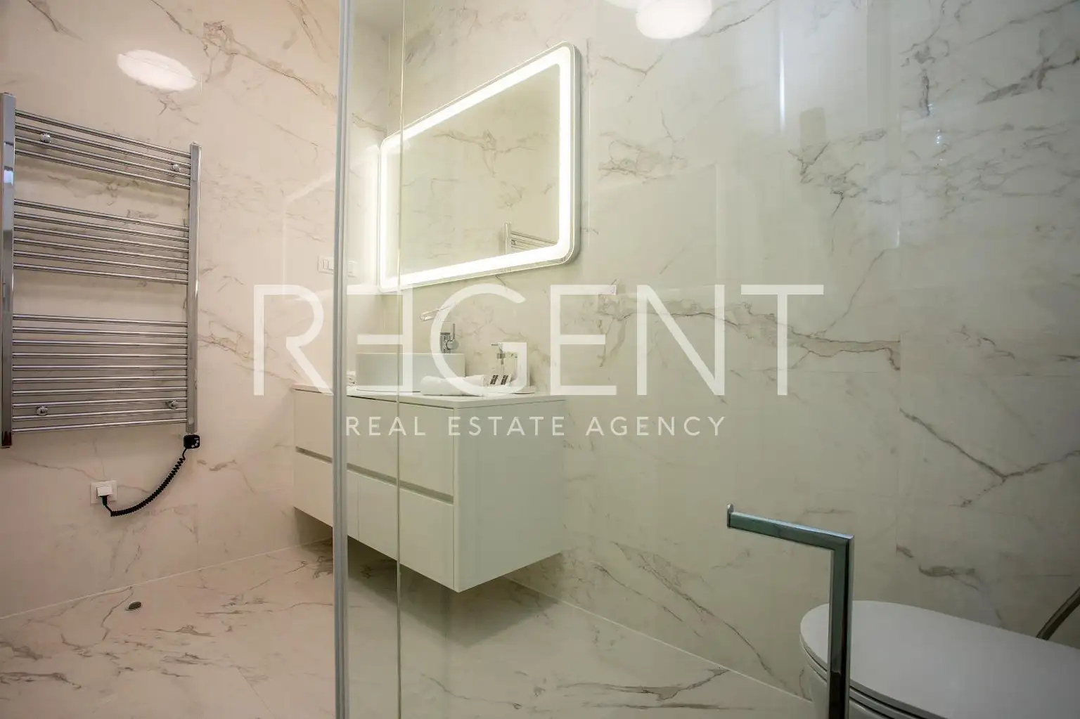 Split, Žnjan - Dvosoban stan sa loggiom i pogledom na more