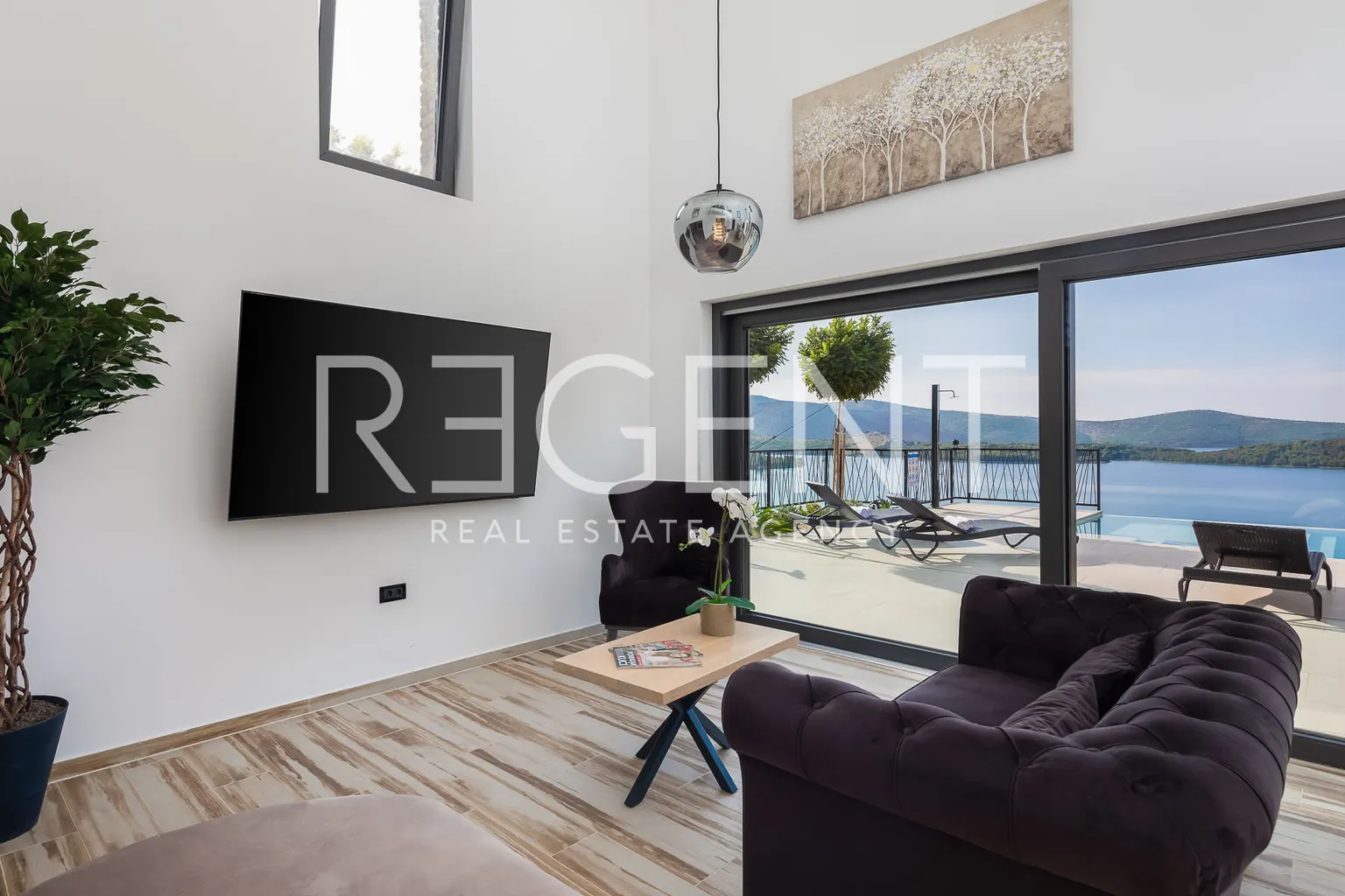 Šibenik, Žaborić - Moderne, neu erbaute Villa mit Pool 380 m2