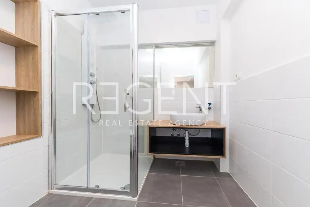 Makarska, Baška Voda - Apartamentowiec z 18 jednostkami mieszkalnymi