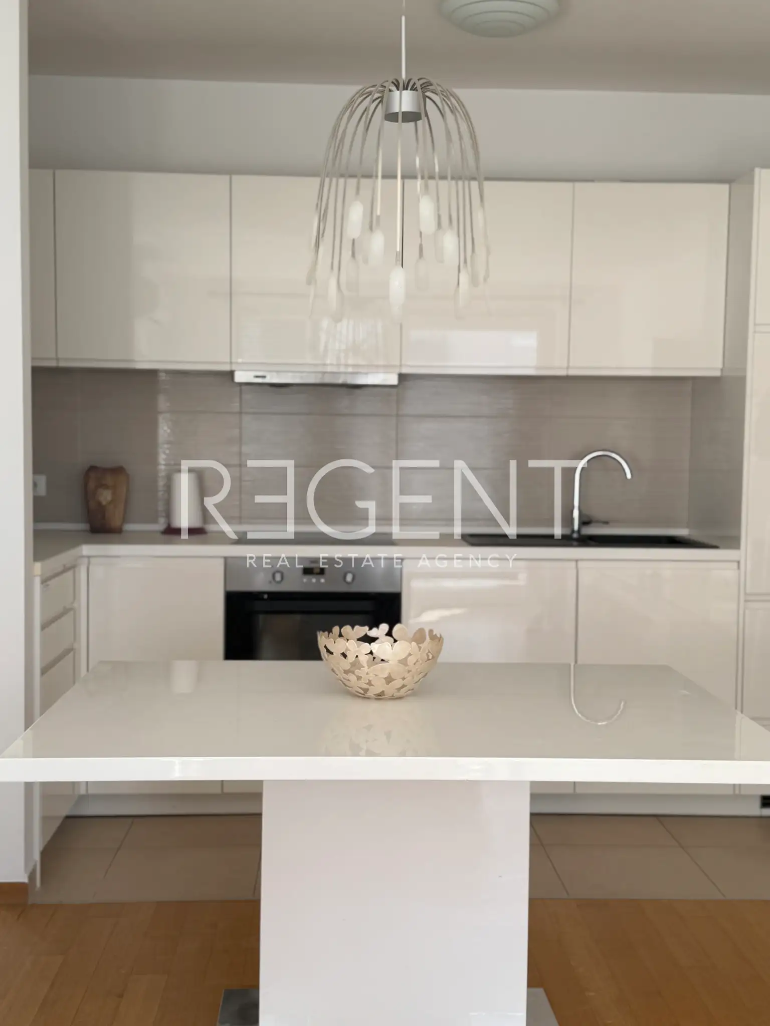 Split, Spinut – jednosoban stan s garažom i lođom blizu centra