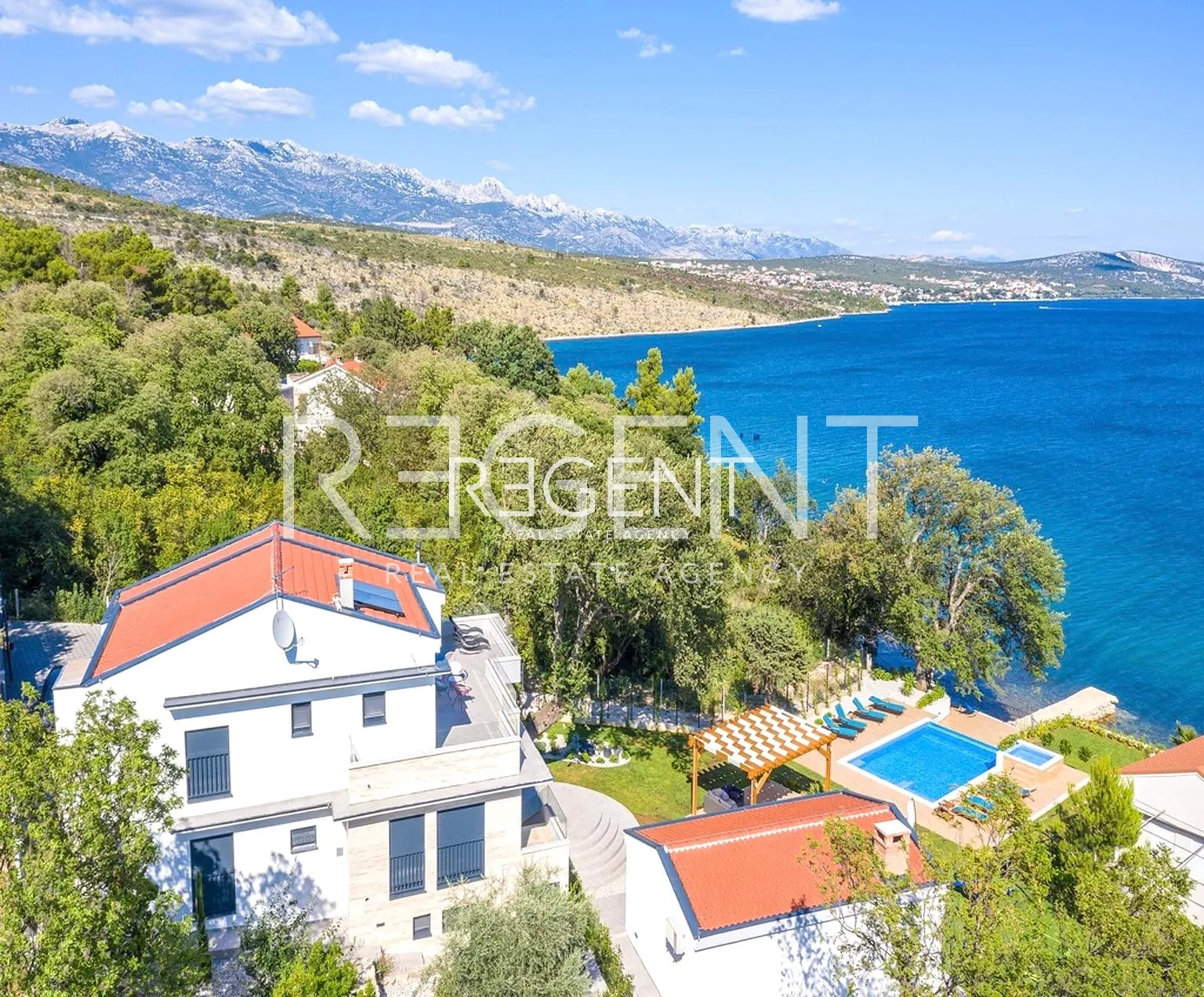 Zadar, Posedarje - Vila první řada u moře 300 m2