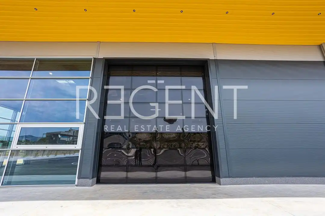 Trogir, Plano - Obchodno-predajný sklad 1600 m2