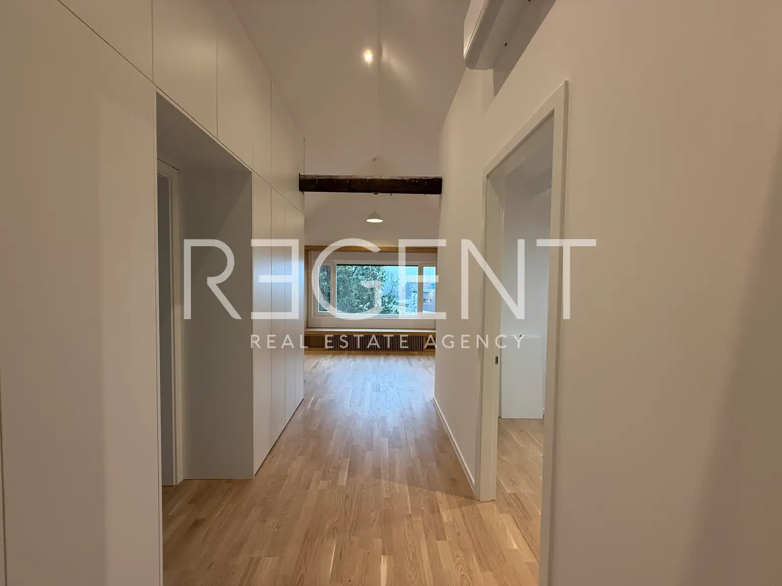 Zagreb, Srebrnjak - moderan trosoban stan u potkrovlju