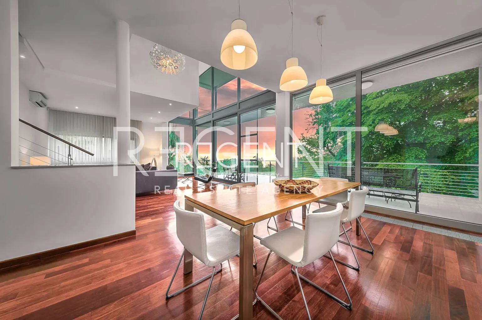 Záhřeb, Šestine - Luxusní dům s bazénem 400 m2