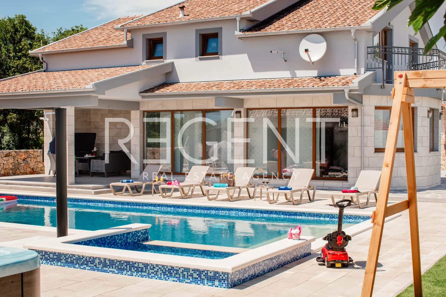 Imotski, Proložac - Modernly decorated villa 277 m2 on a plot of 1360 m2 in a quiet environment