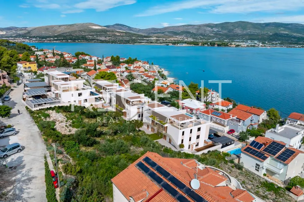 Trogir, Čiovo - Apartmán v luxusním apartmánovém komplexu blízko moře 80 m2