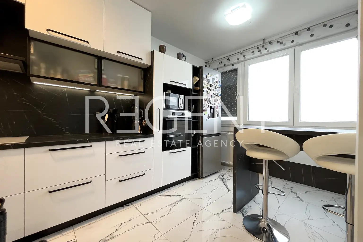 Zagreb, Sloboština - renoviran trosoban stan s lođom