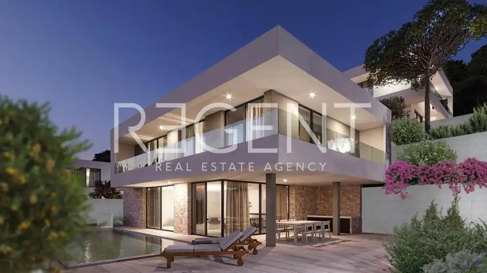 Trogir, Seget - Stavebný pozemok s ideovým projektom 7685 m2