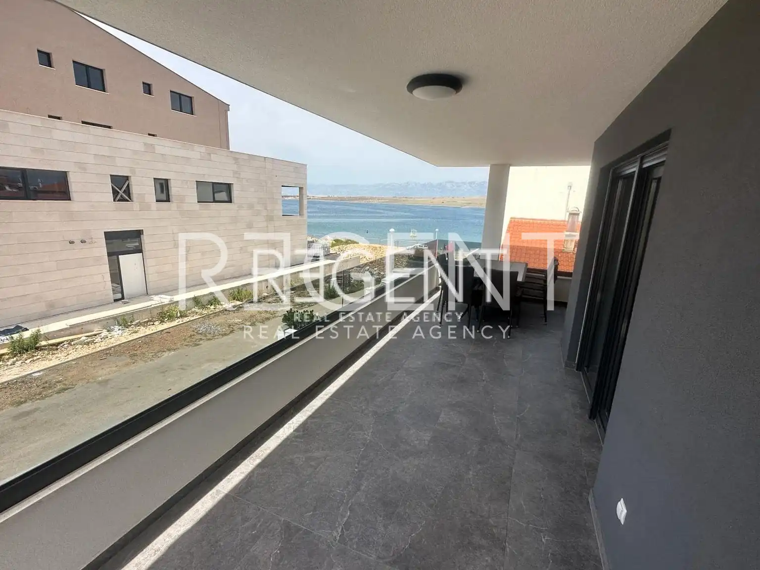 Zadar, Vir - potpuno namješten dvosoban stan 50m od mora 134 m2