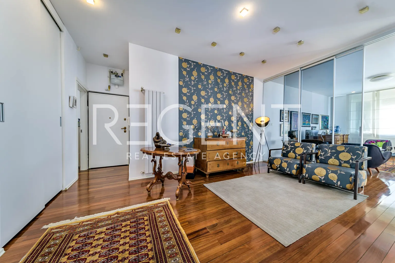 Zagreb, Centar – Elegantni četverosobni stan