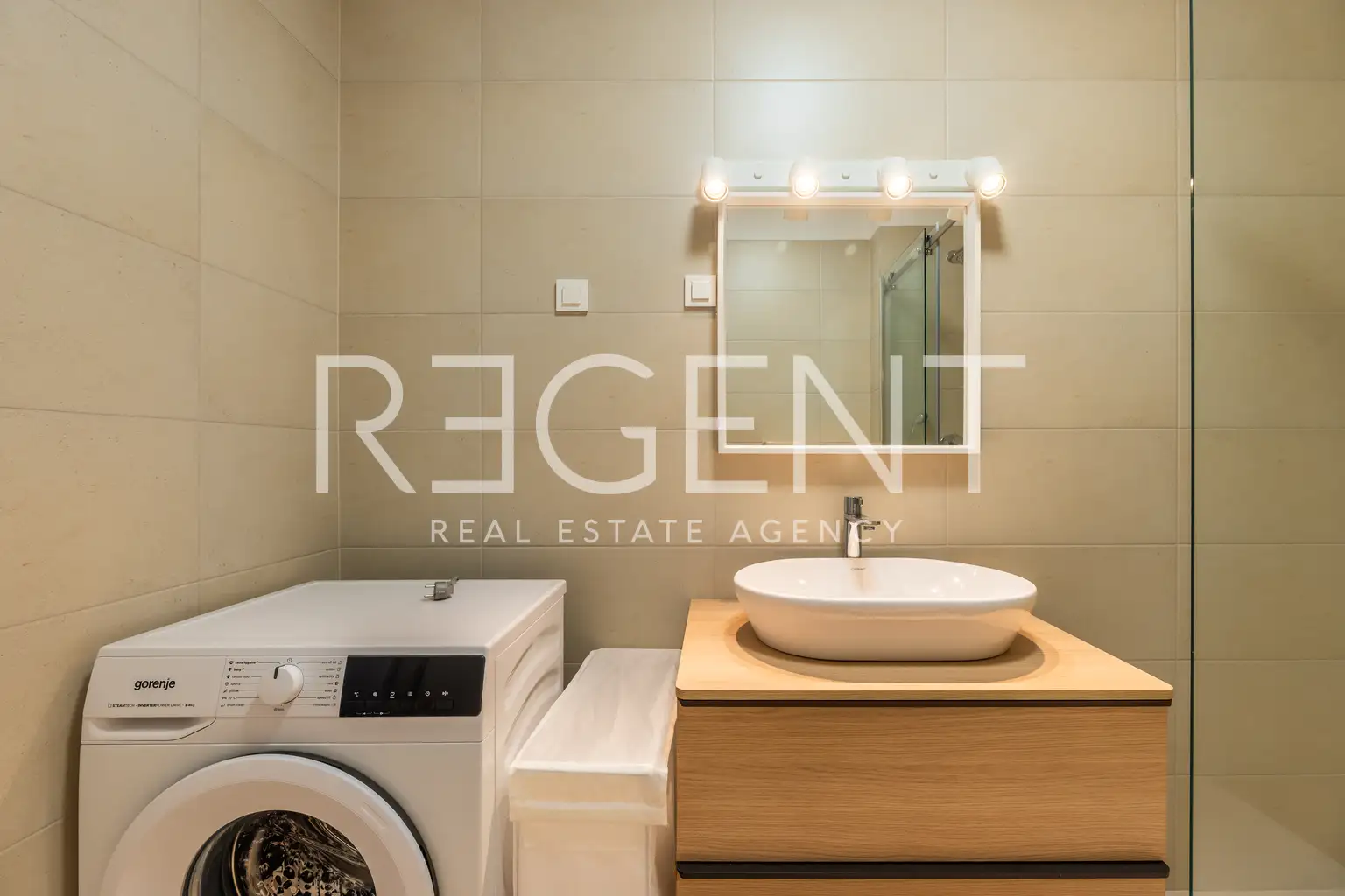 Zagreb, Maksimir - Luksuzan trosoban stan s garažnim mjestom