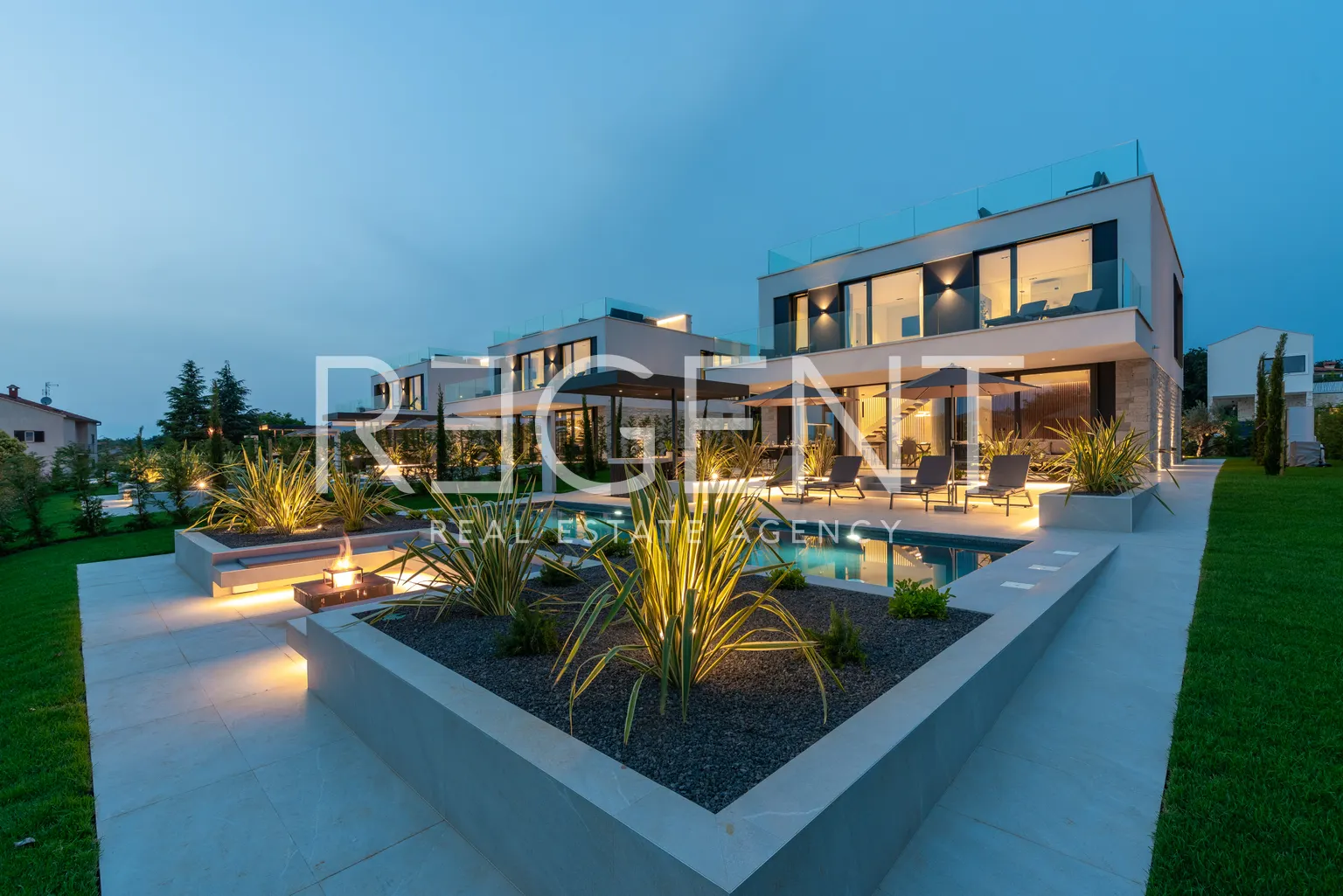 Istra, Poreč – Dizajnerska vila s pogledom na more 310 m2