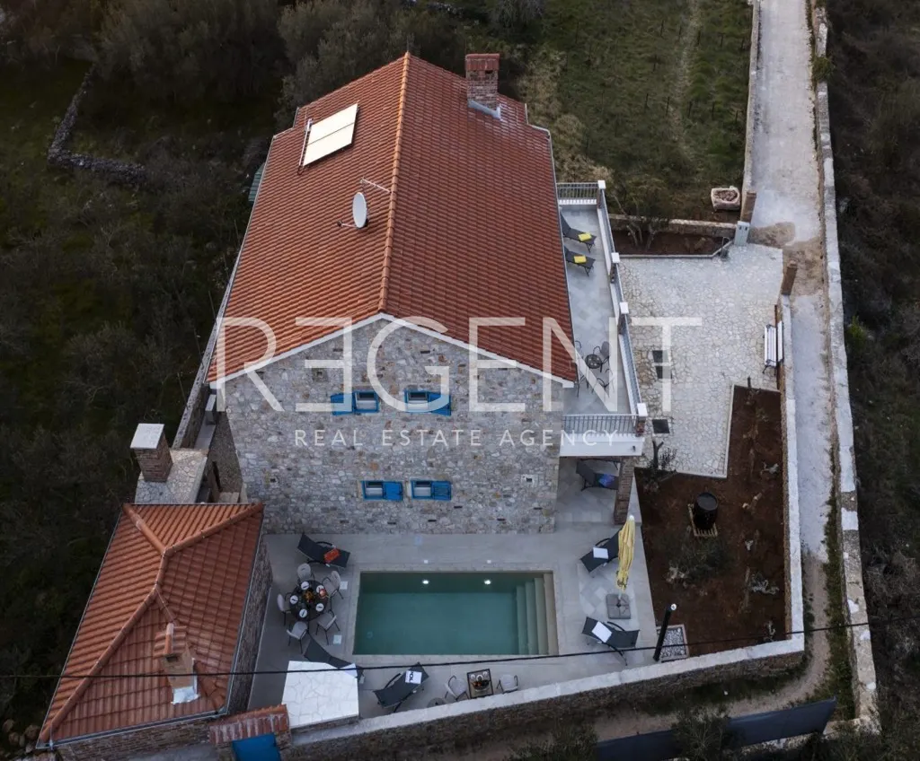 Pašman - Exkluzívna kamenná vila, 30 metrov od mora