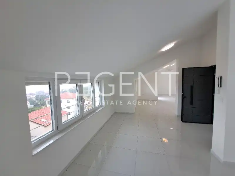 Crikvenica - Četverosoban stan s terasom 110 m2, novogradnja