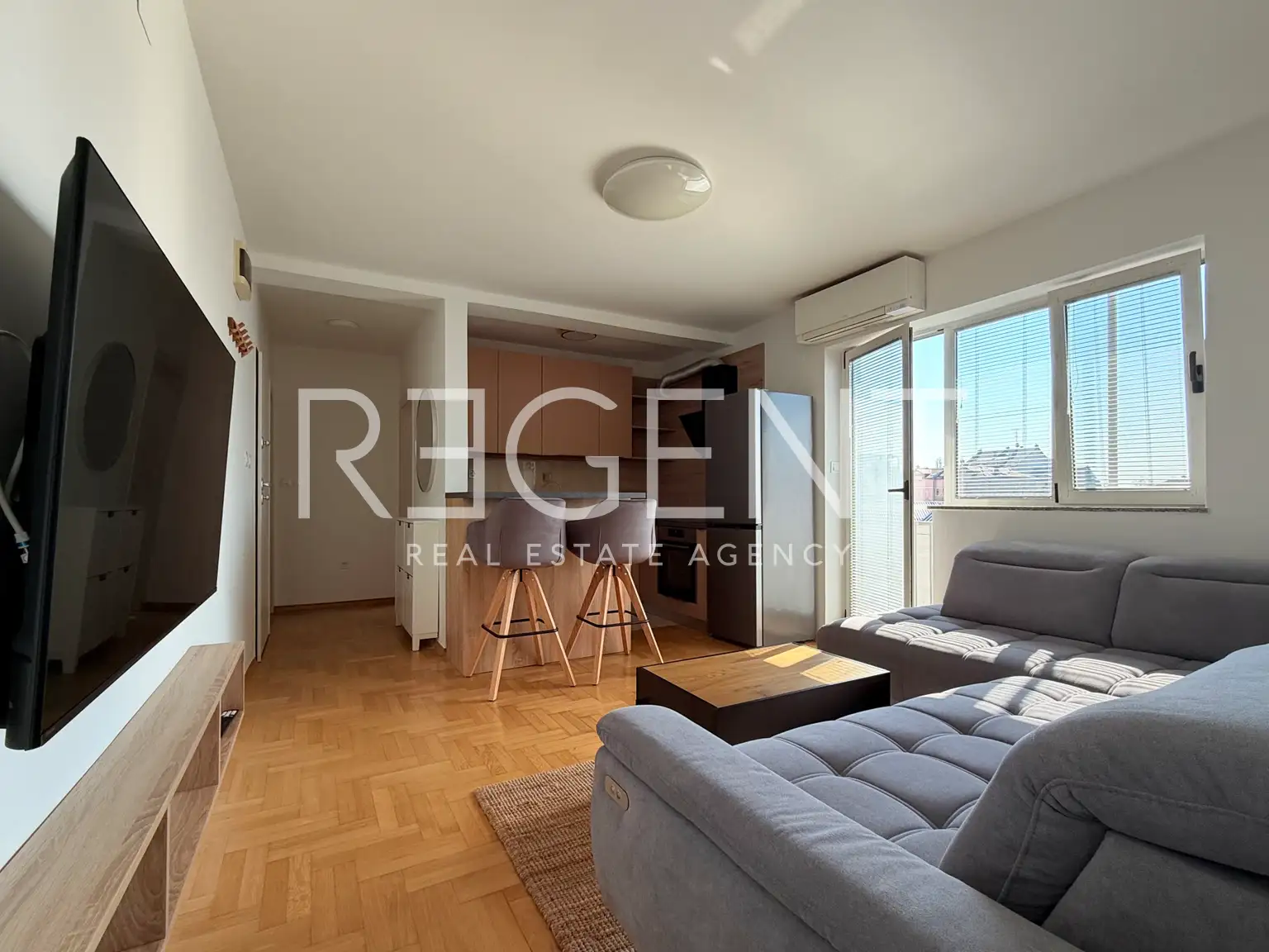 Zagreb, Trešnjevka - Appartement de trois pièces récemment rénové avec balcon