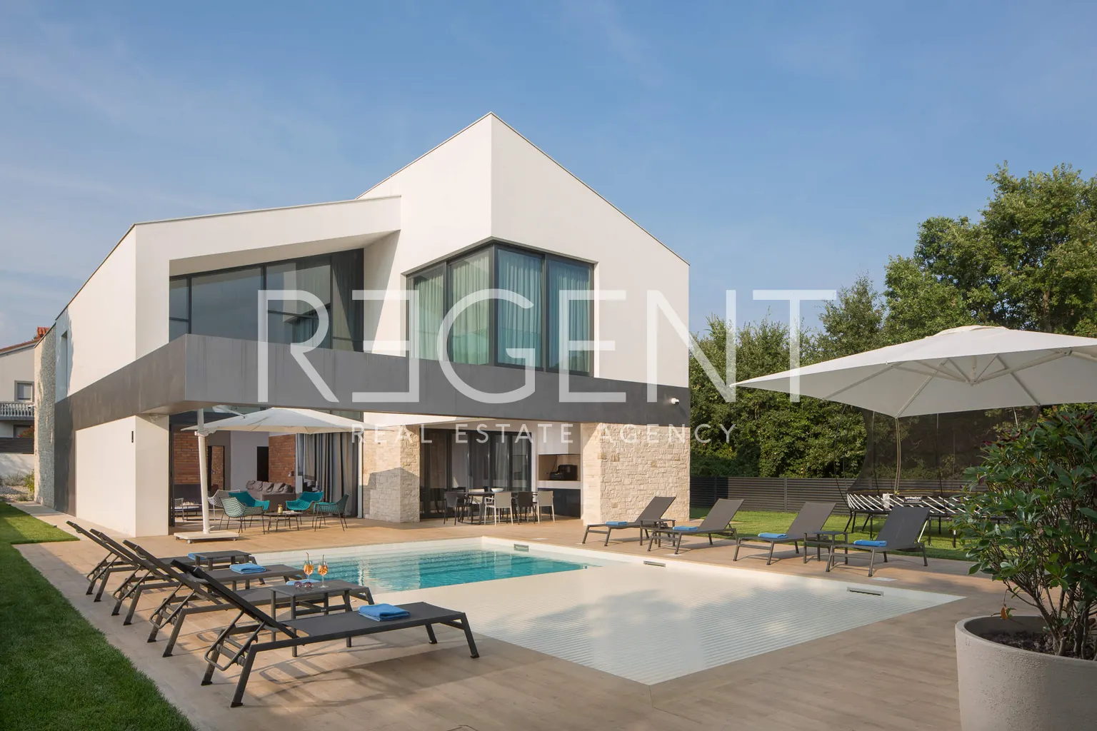 Istra, Ližnjan - luksuzna vila s privatnim bazenom 400m2