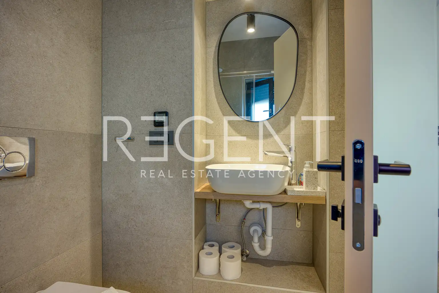 Kuća 230 m² — grijani bazen, krovna terasa, Poreč