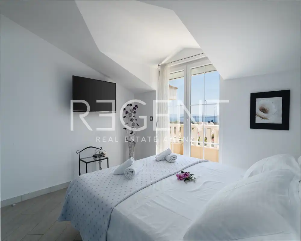 Split, Kaštela - Vila s bazenom i pogledom na more 333 m2