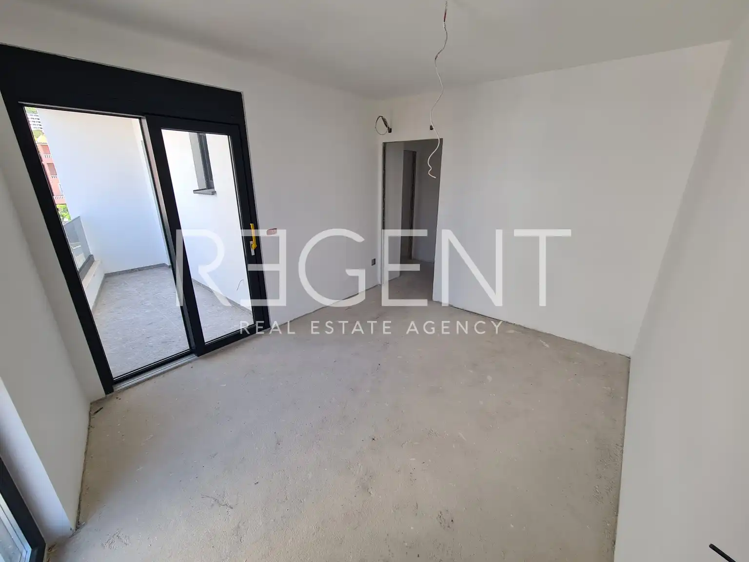 Makarska, Centar - Trosoban penthause s pogledom na more 117 m2