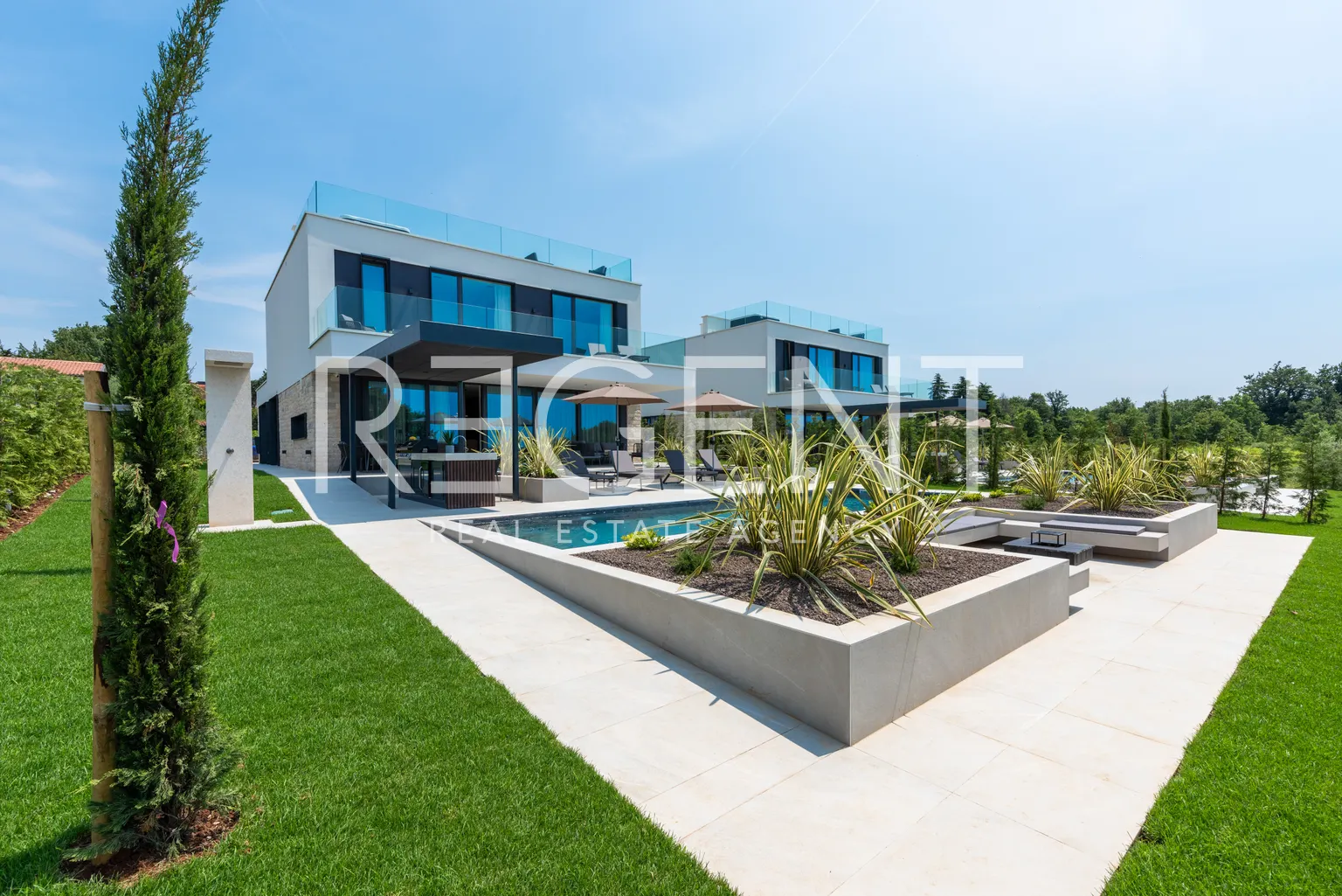 Istra, Poreč – Dizajnerska vila s pogledom na more 310 m2