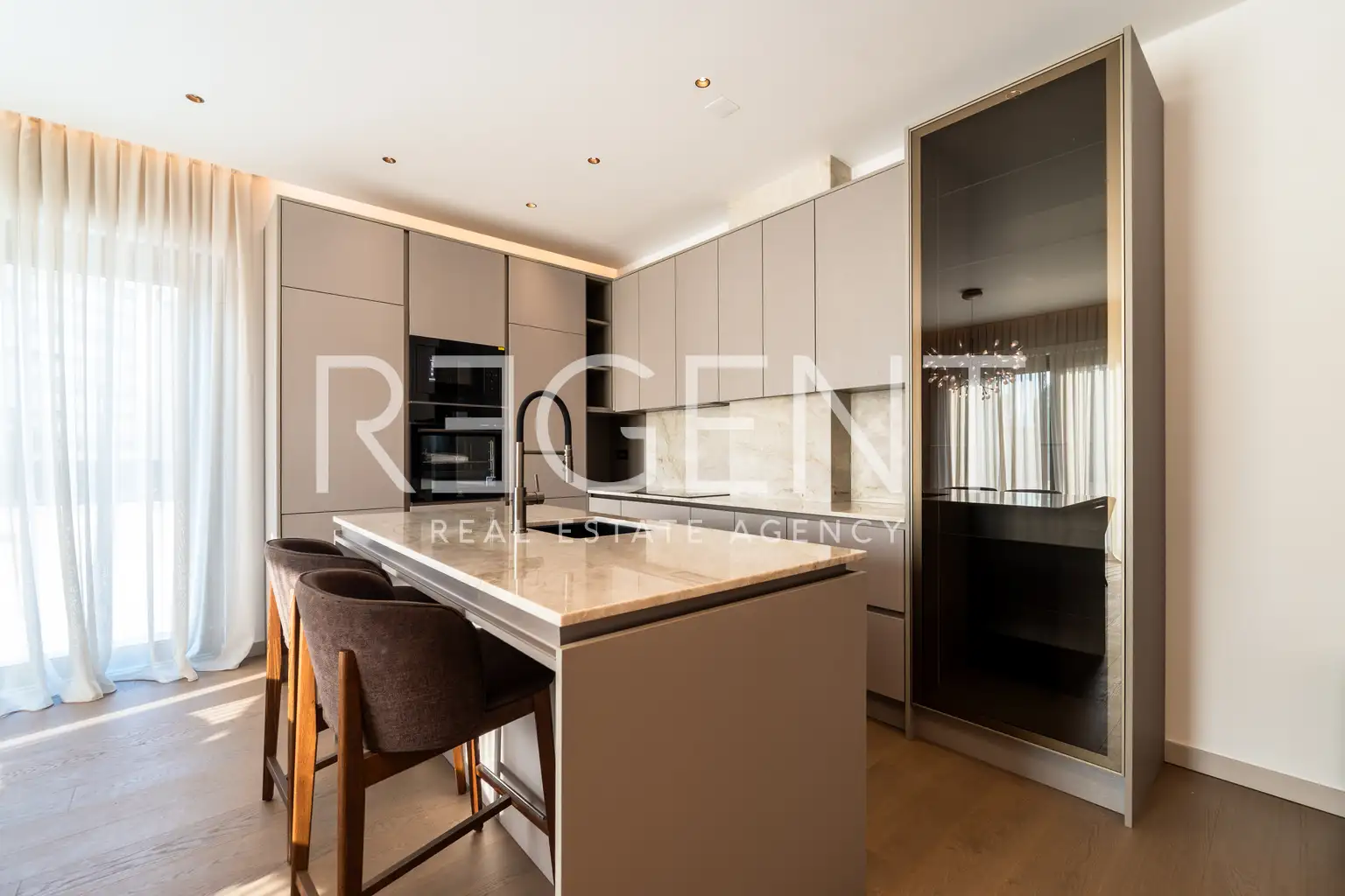 Penthouse 123 m², Maksimir — première location, ascenseur privatif, garage