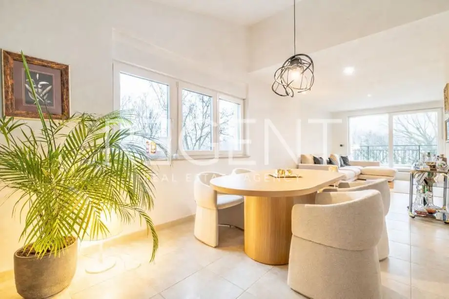 Загреб, Шребрняк – роскошная двухуровневая квартира в превосходном месте