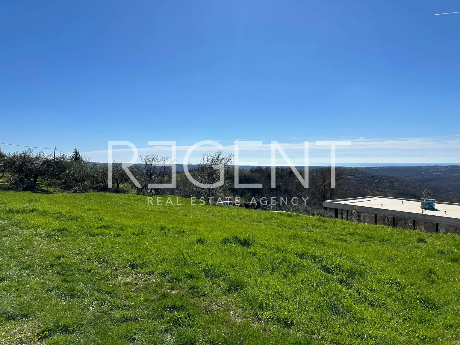 Istrie, Krasica - Stavební pozemek se stavebním povolením 1004 m2