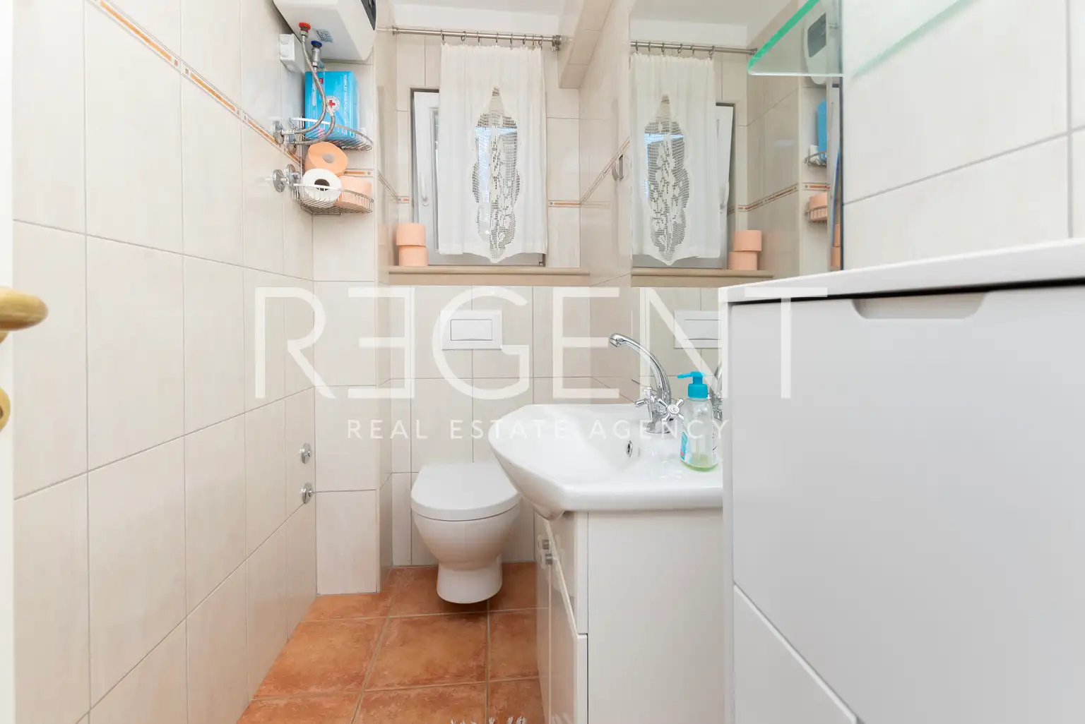 Brač, Mirca - kamenná vila s výhľadom na more, 300m2