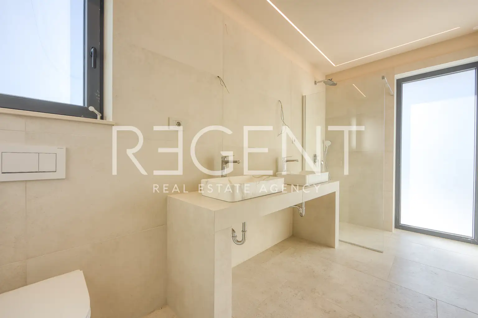 Poreč – Moderna vila s krovnom terasom