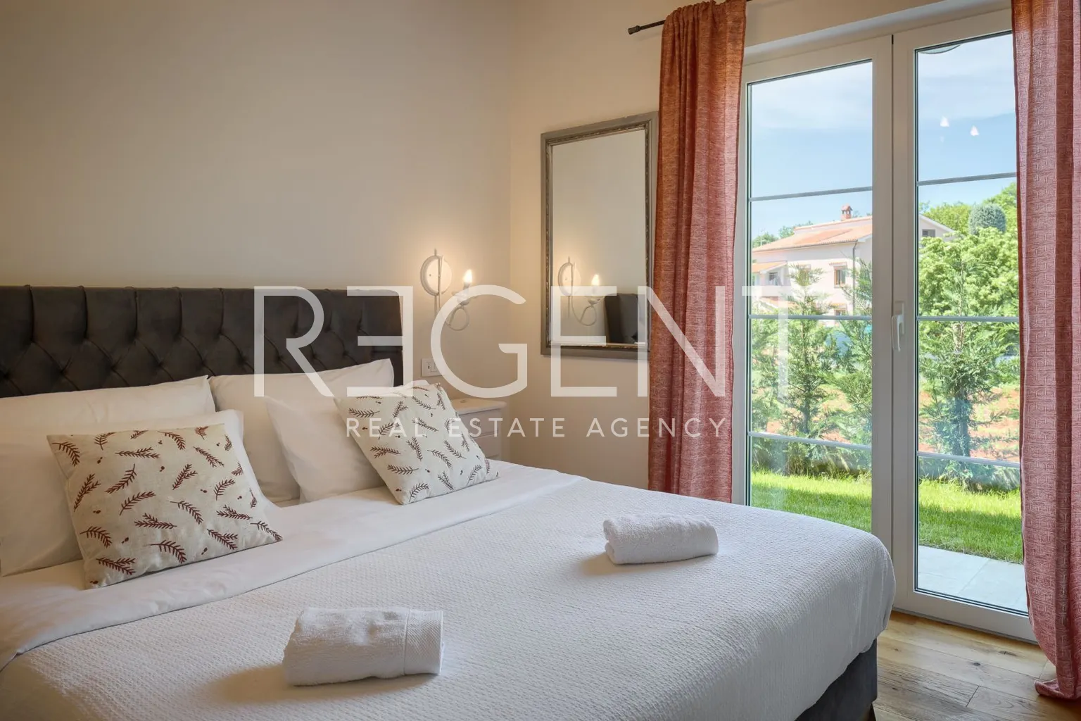 Istrie, Višnjan - Luxusní vila s bazénem a panoramatickým výhledem 170 m2