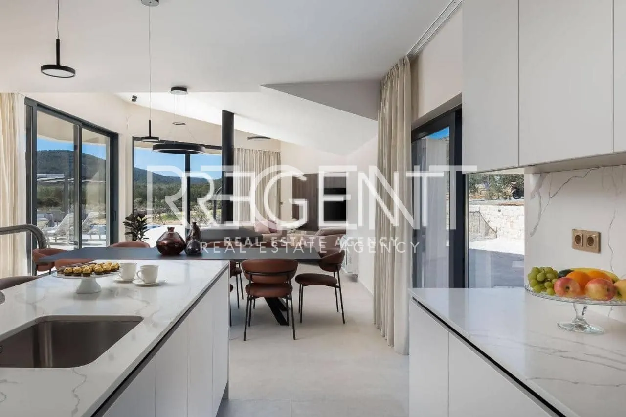 Trogir, Marina - luxusní vila v klidném prostředí, 6900m2