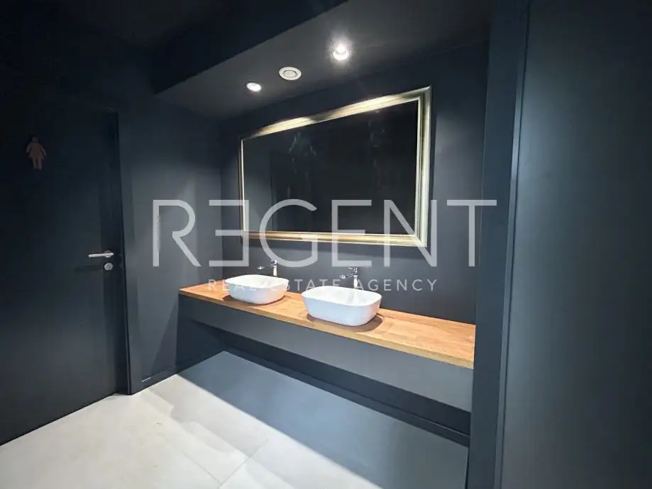 Zagabria, Trešnjevka - ampio locale commerciale su due livelli con parcheggio