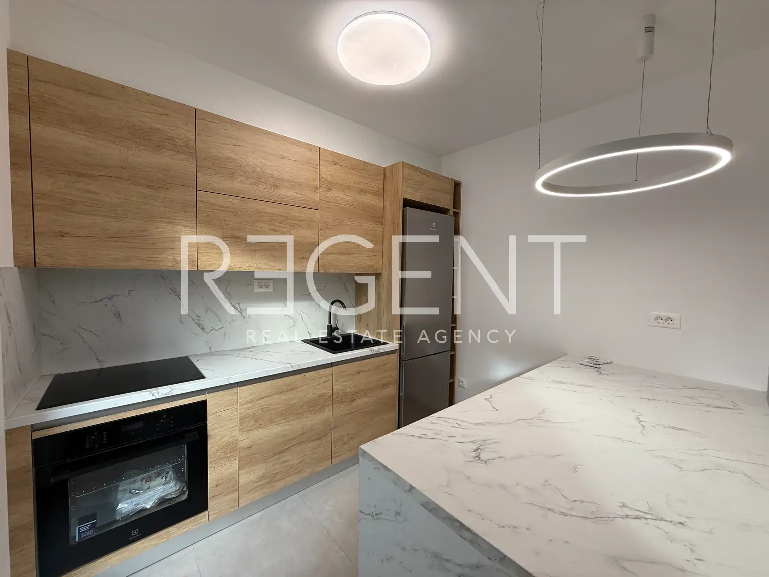 Záhřeb, Gračani – třípokojový byt s terasou a garáží