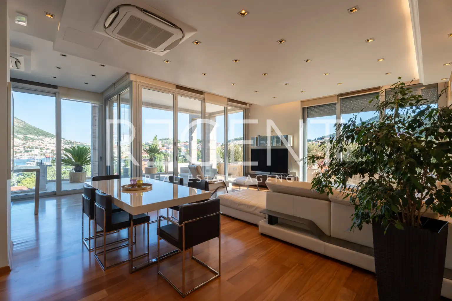 Dubrovnik - Wyjątkowy penthouse z basenami w pięknym Dubrowniku