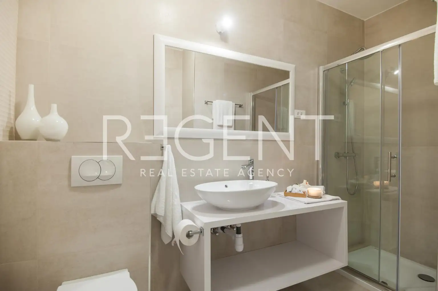 Split, Žnjan -  dvosoban s balkonom, drugi red od mora