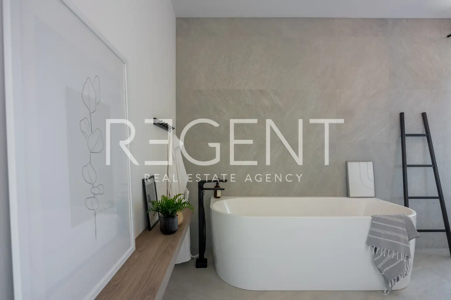 Istra, Svetvinčenat - Moderna vila s grijanim bazenom