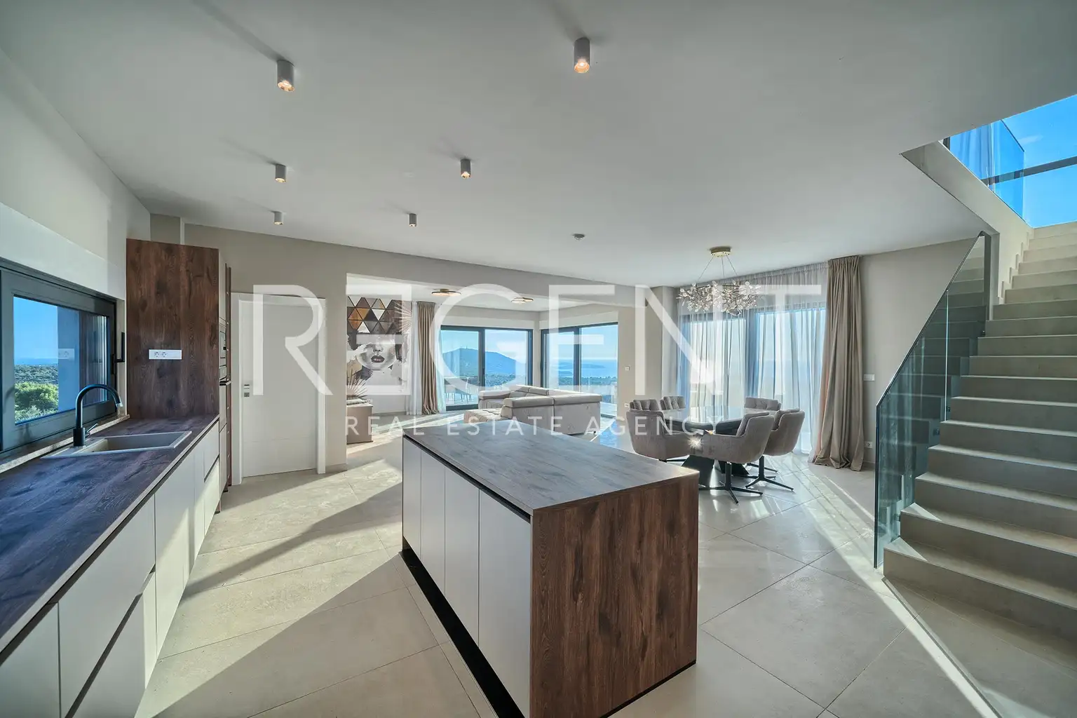 Primošten – Luksusowa willa z basenem bez krawędzi, 450 m2 nowa budowa