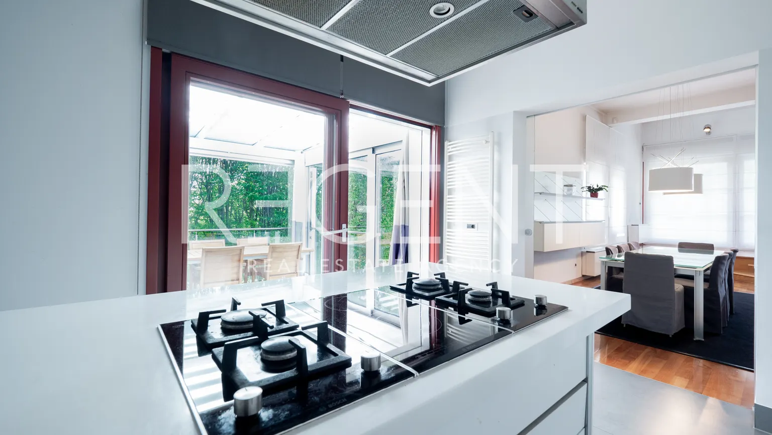 Zagreb, Pantovčak – Prekrasna vila s bazenom na atraktivnoj lokaciji 400 m2