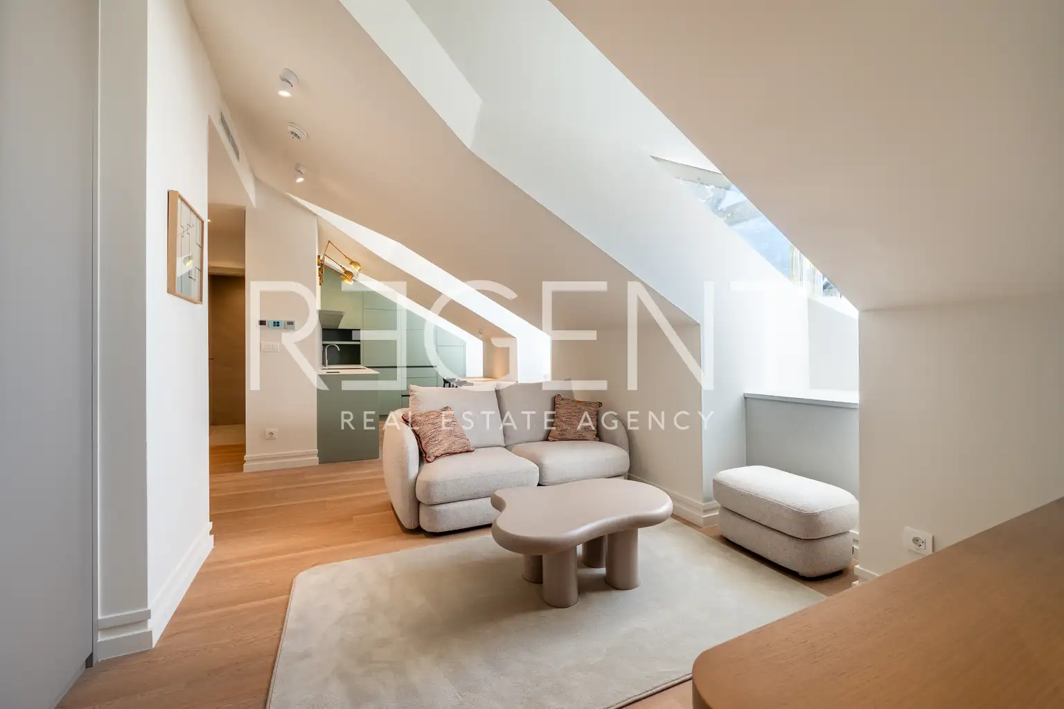 Stan 46 m² za najam — prvi najam, Centar