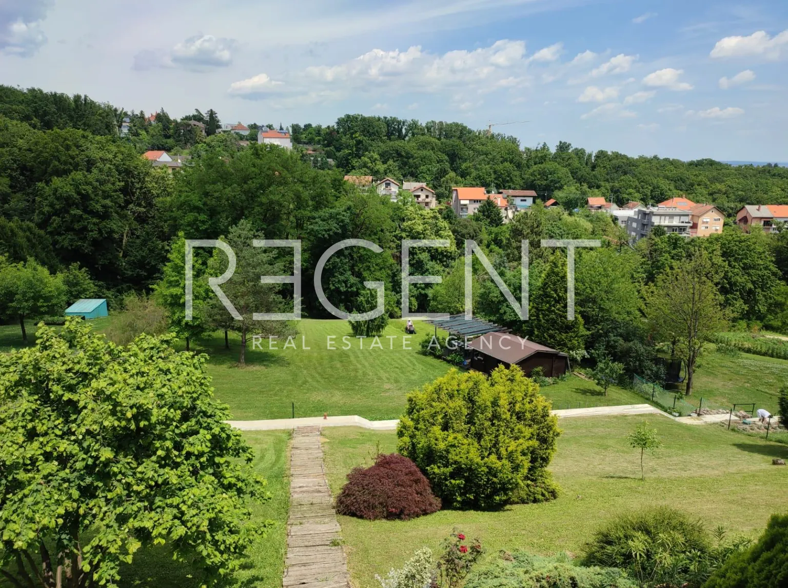 Zagreb, Pantovčak -Luksuzna samostojeća kuća s velikom okućnicom
