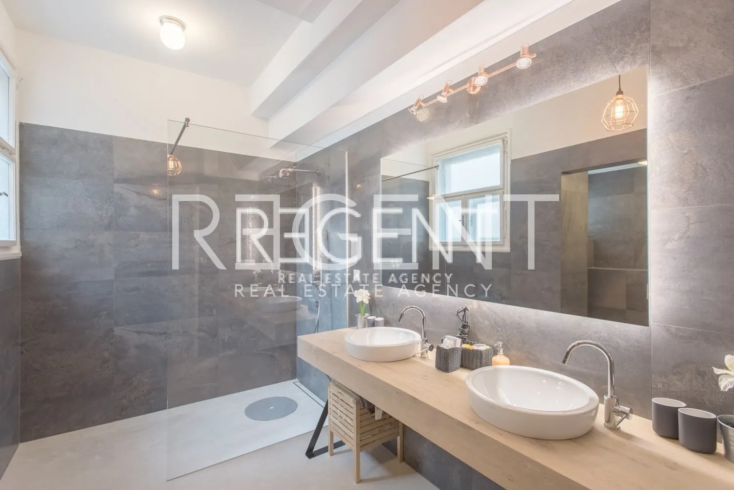 Záhřeb, Draškovićeva - Čtyřpokojový byt 120 m2, Pronájem